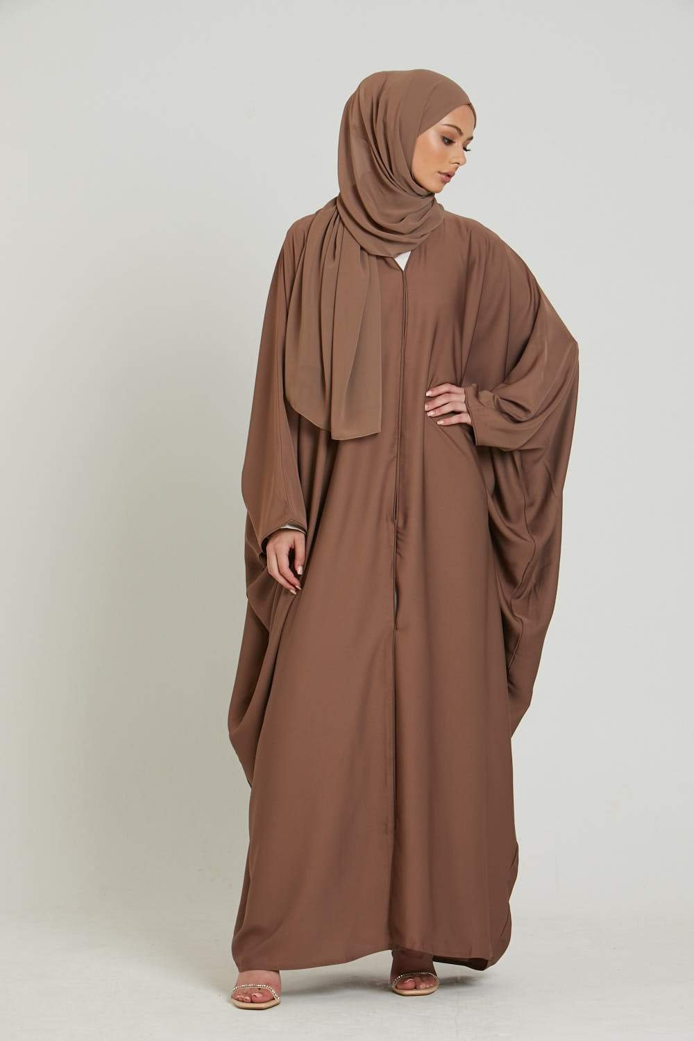 Modern Open-Front Abaya in Beige - Image 4